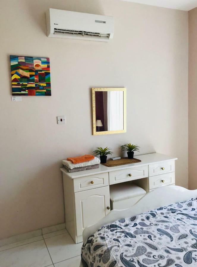 Beautiful Apartment Near The Sea Paphos Exterior foto