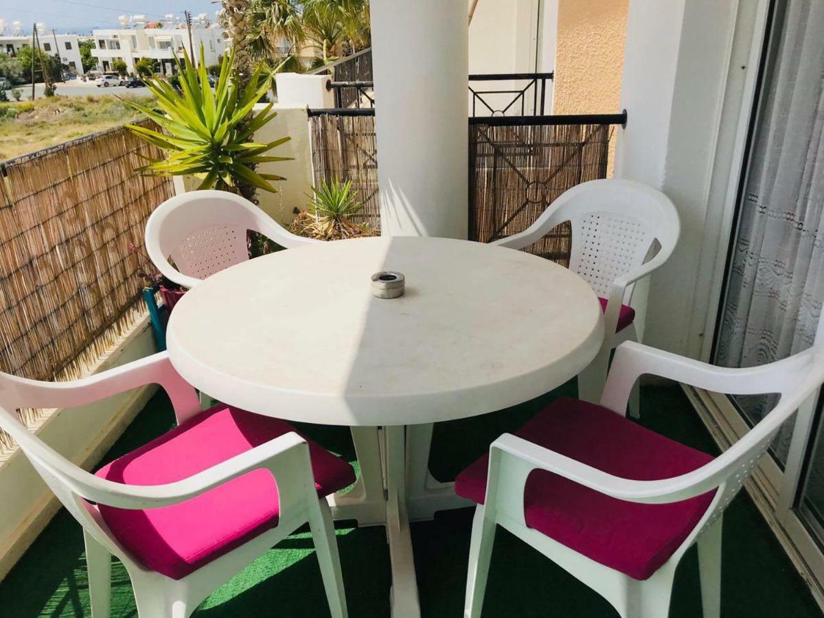Beautiful Apartment Near The Sea Paphos Exterior foto